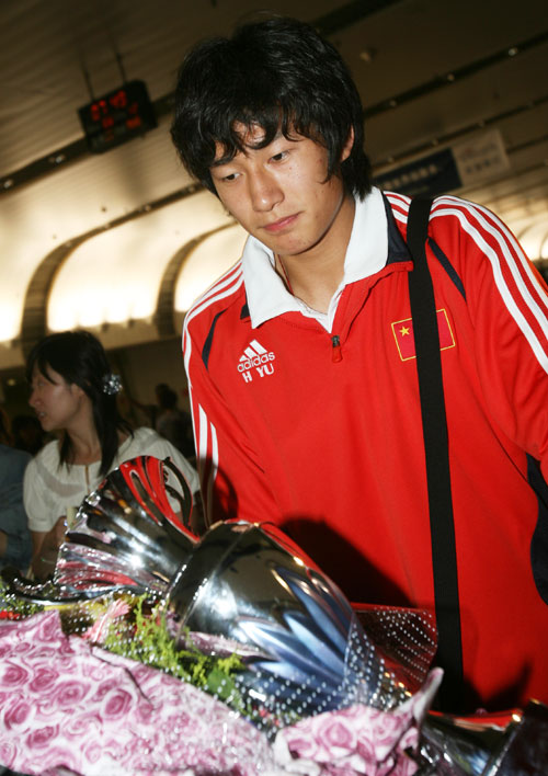 冲刺阶段荷甲传出新动向;成都蓉城内部沟通;管理层表态:底气十足;医务组通报恢复 冲刺阶段荷甲传出新动向;成都蓉城内部沟通;管理层表态:底气十足;医务组通报恢复