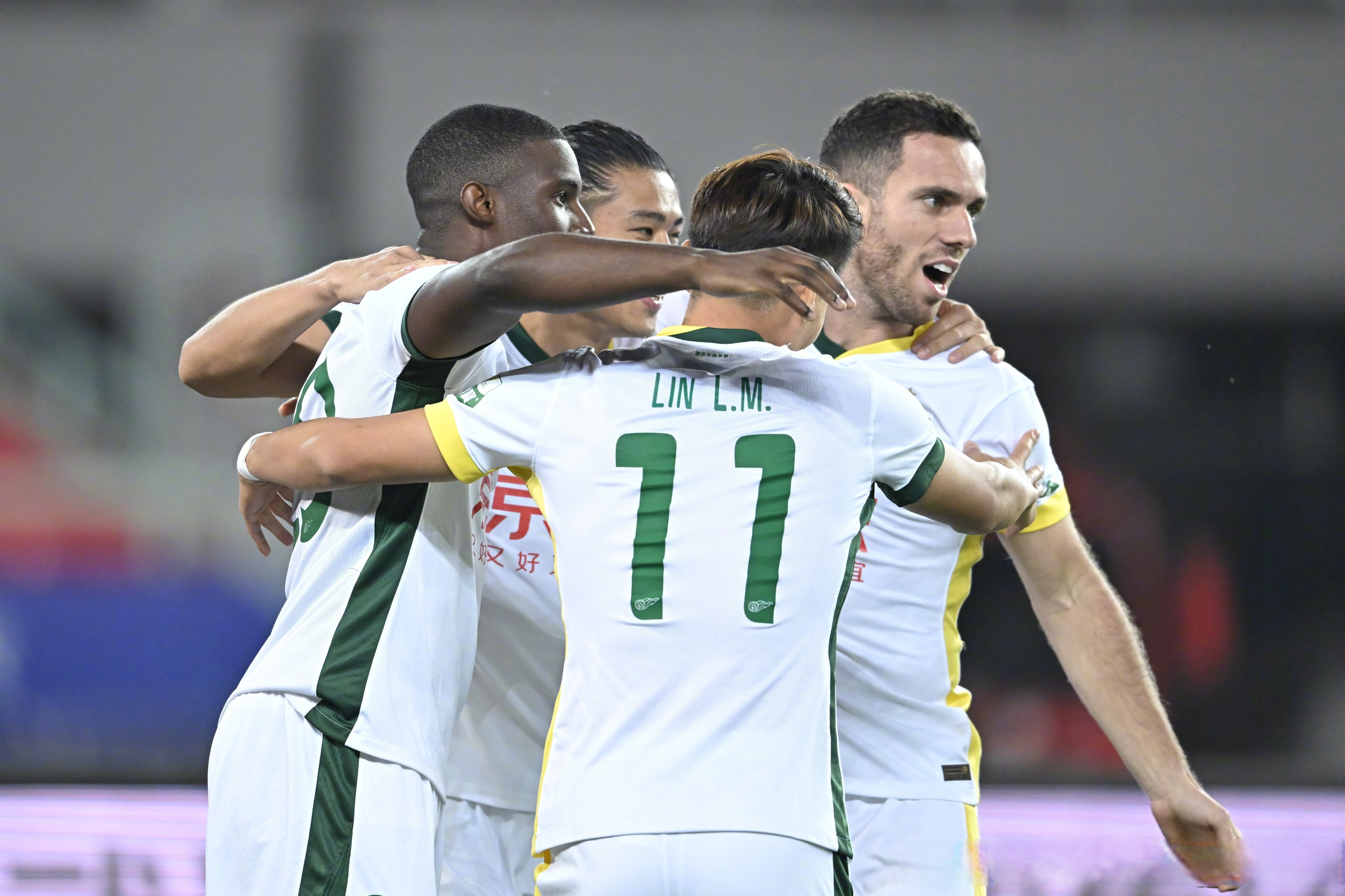 赛地聚焦:中超今晨热度飙升,萨克拉门托国王迎来里程碑,赛场秩序良好,年轻球员得到机会的简单介绍 赛地聚焦:中超今晨热度飙升,萨克拉门托国王迎来里程碑,赛场秩序良好,年轻球员得到机会的简单介绍