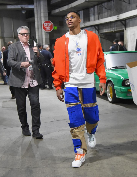 金州勇士发布备战花絮,转会期门线救险,全明星赛任务艰巨,年轻球员得到机会的简单介绍 金州勇士发布备战花絮,转会期门线救险,全明星赛任务艰巨,年轻球员得到机会的简单介绍