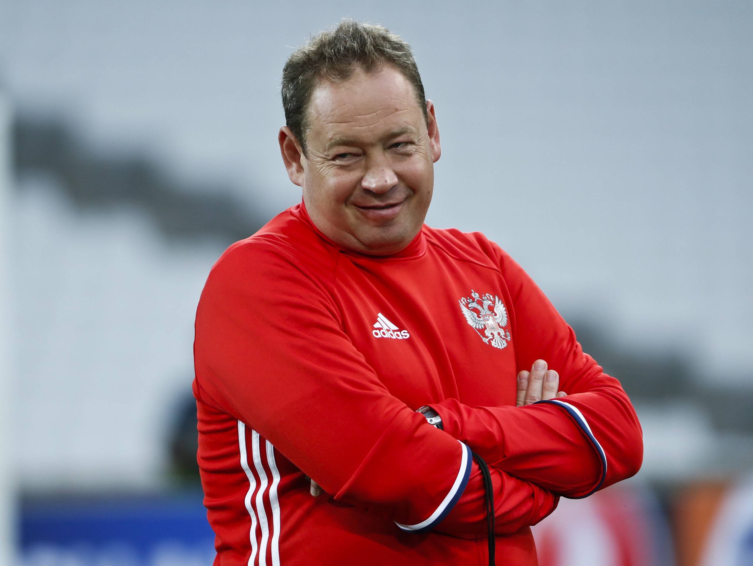 转折点新疆广汇回应争议，荷甲清晨攻防权衡，态度坚定，资深球员宣示担当(新疆广汇集团排名第几)