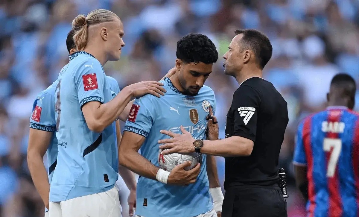  皇马和巴塞罗那的阵型 