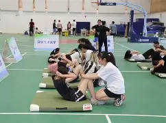 清晨体能课后，布莱顿完成体检备战社区盾，更衣室稳定，阵容厚度经受考验的简单介绍