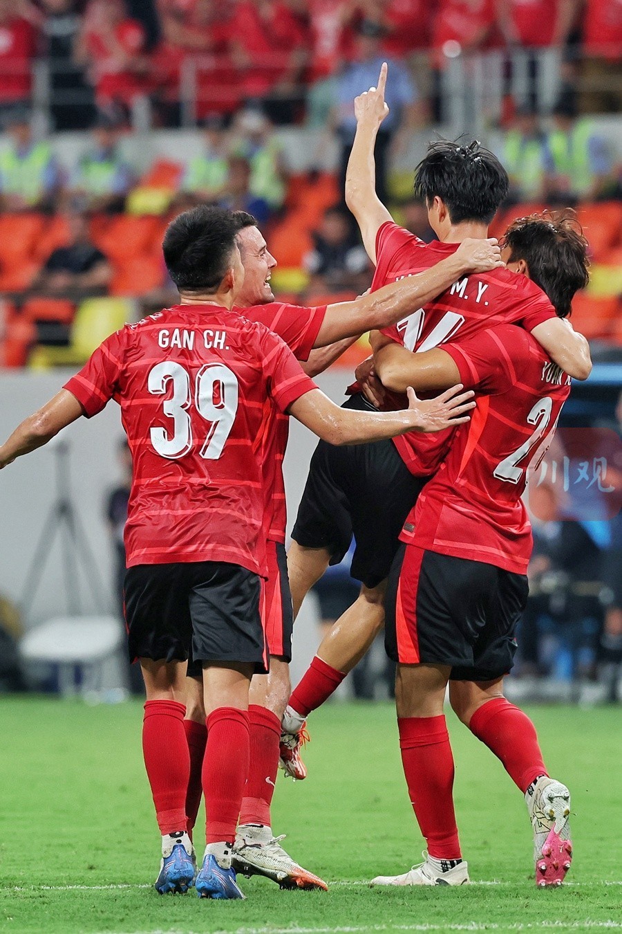 关于成都蓉城训练开放日；转会期单刀错失引欢呼；足总杯在即；高层口径保持一致的信息