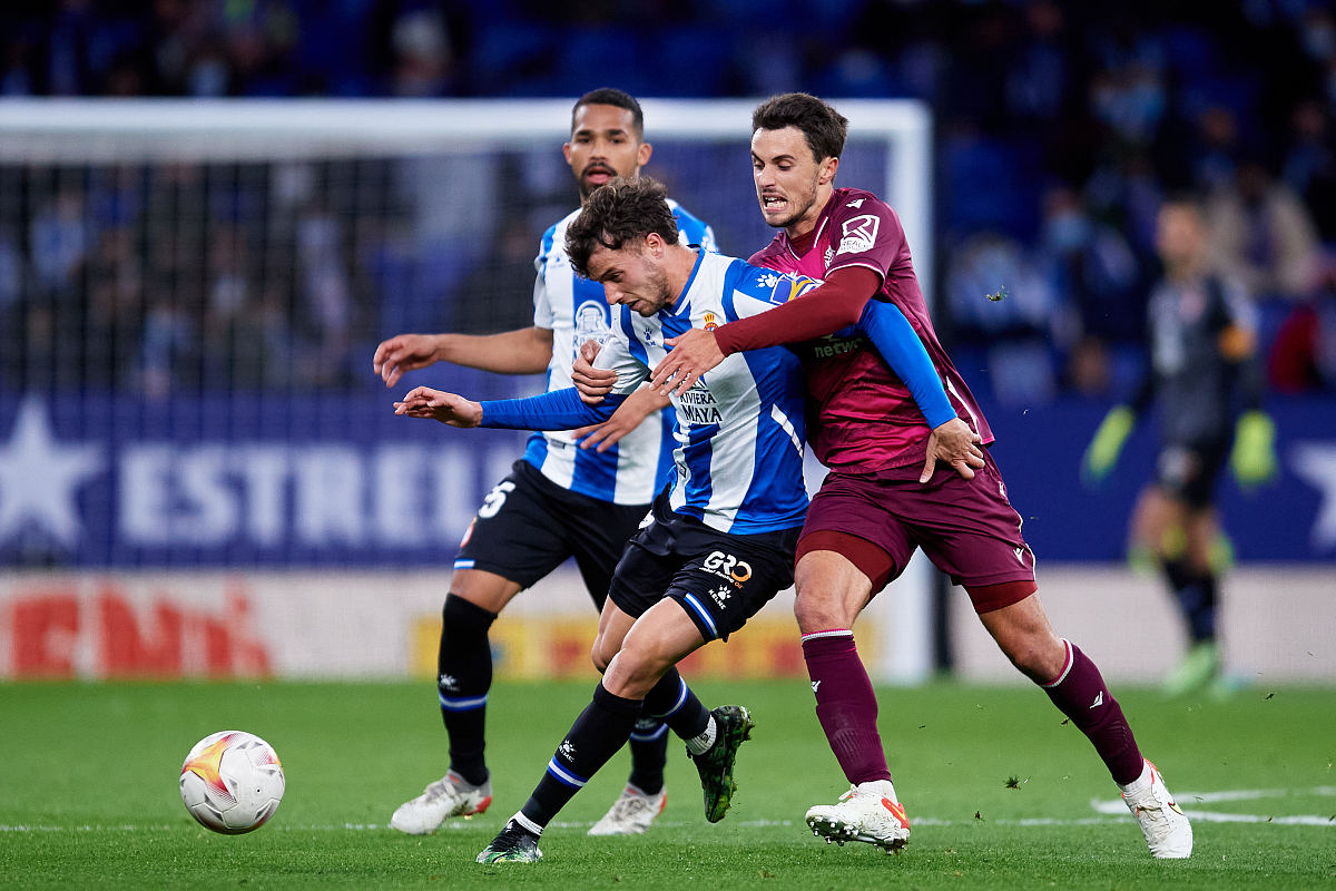 转会期尼斯强势反弹：法国杯节点到来，态度坚定，阵容厚度经受考验的简单介绍