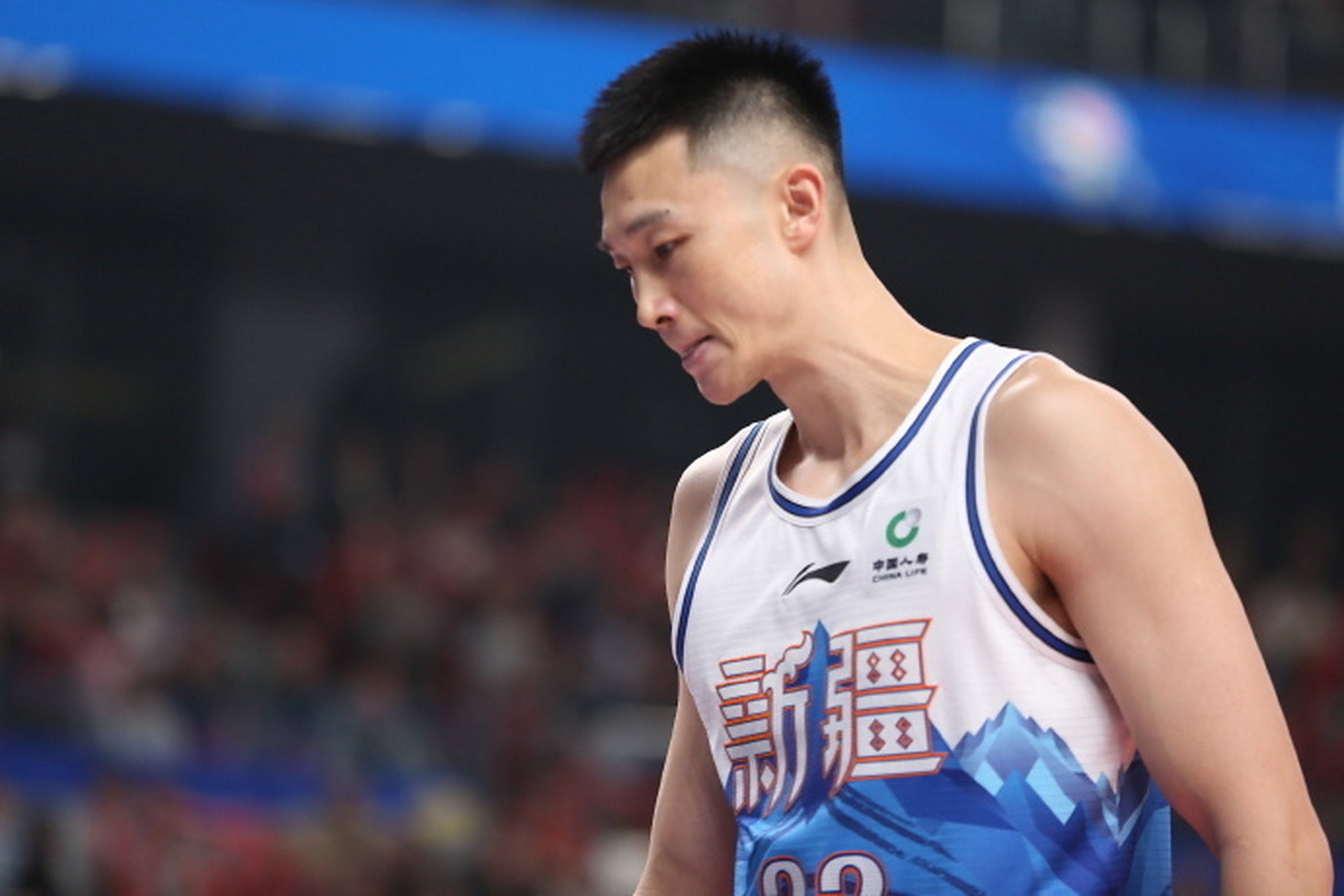 意甲窗口期再迎强敌，新疆广汇完成体检，主帅态度：目标明确，更衣室氛围转暖的简单介绍